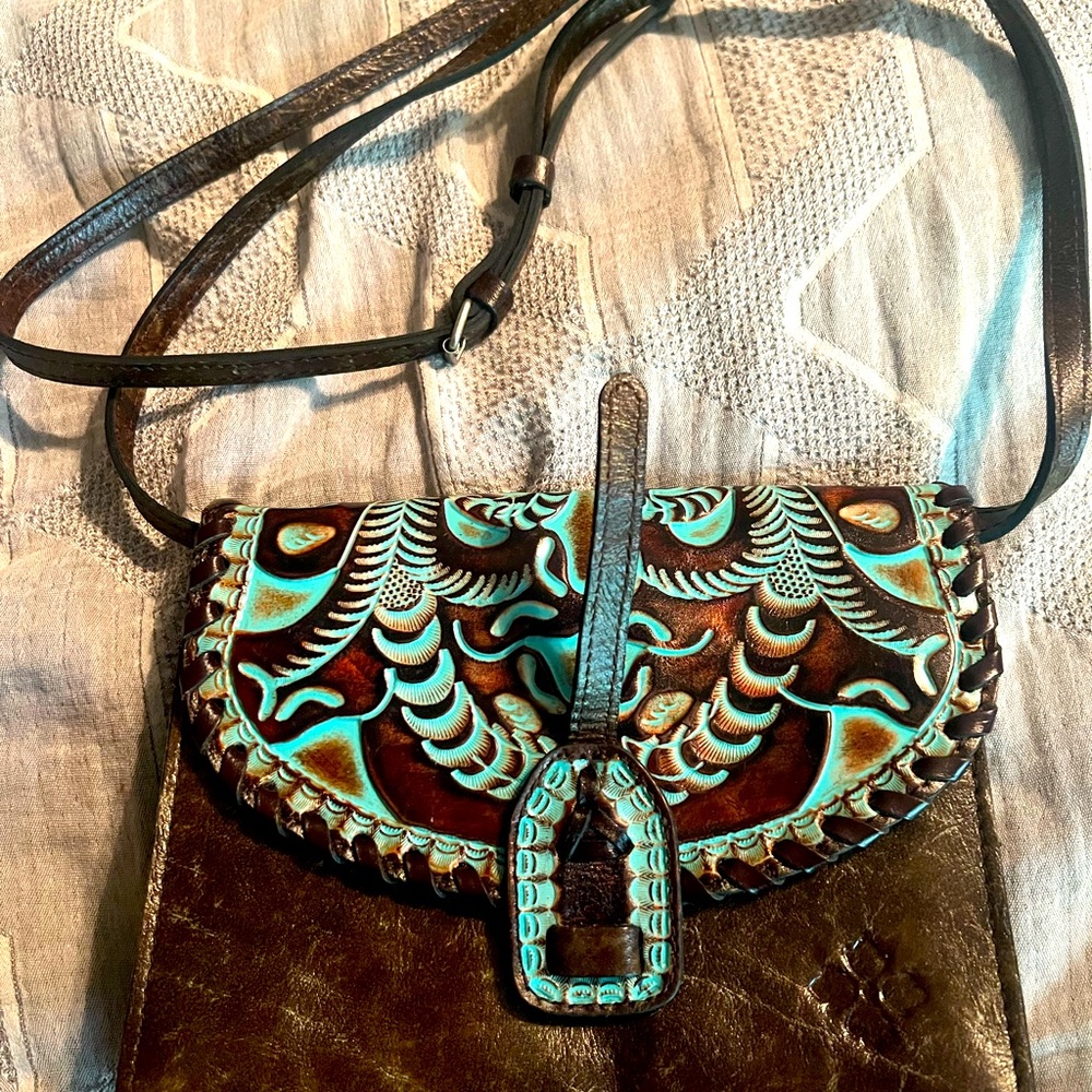 Patricia Nash Woman's Purse Leather Sarola Cross Body Turquoise.  Used once.